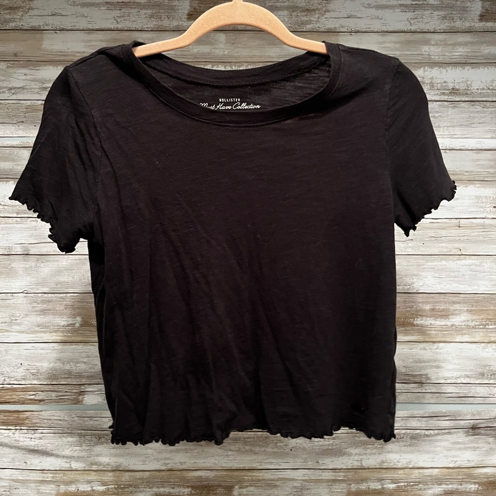 Hollister Woman’s Crop Top